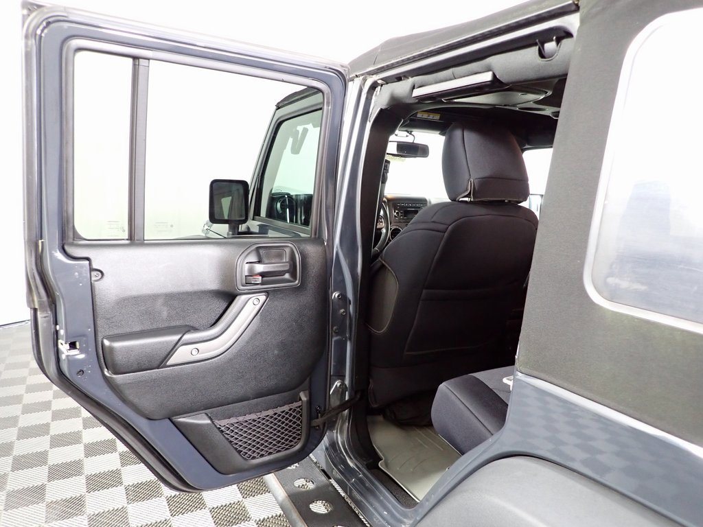 Used 2018 Jeep Wrangler Unlimited Sport S image 23