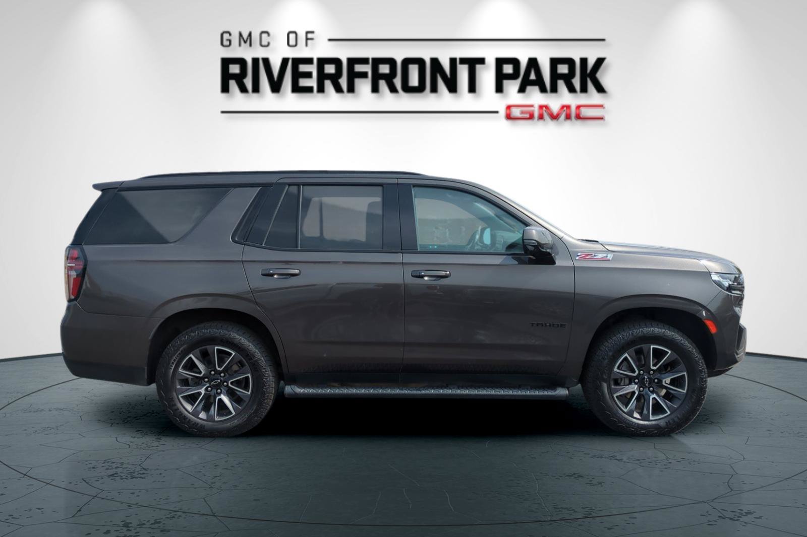 Used 2021 Chevrolet Tahoe Z71 w/ Z71 Signature Package AWD/4WD image 2