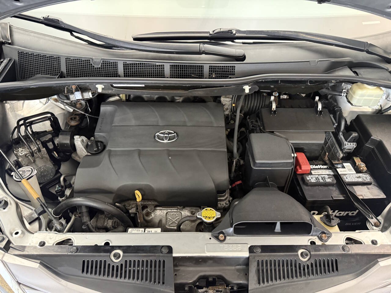 Used 2015 Toyota Sienna XLE w/ XLE Navigation Package FWD image 29