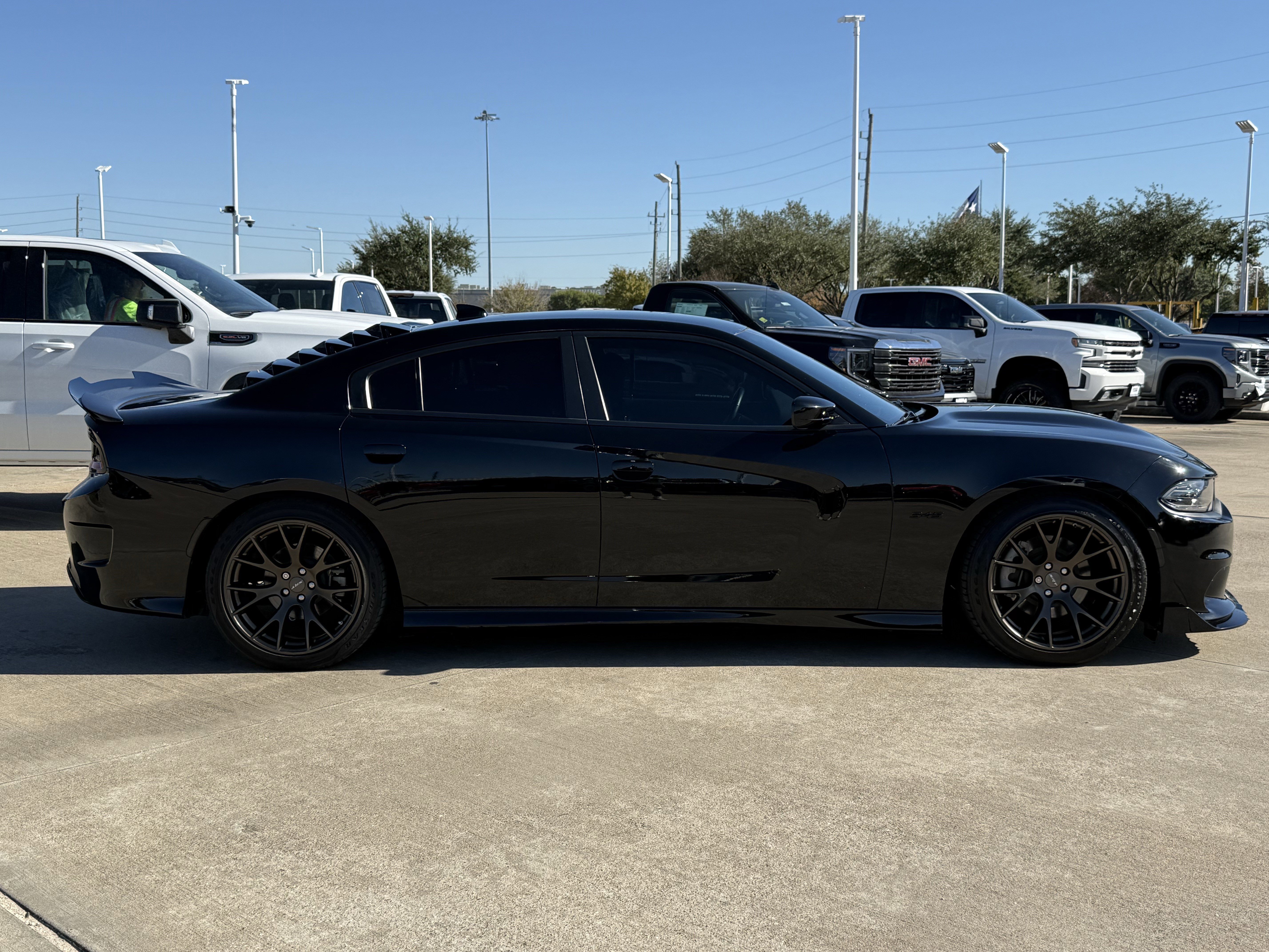 Used 2023 Dodge Charger R/T w/ Blacktop Package image 3