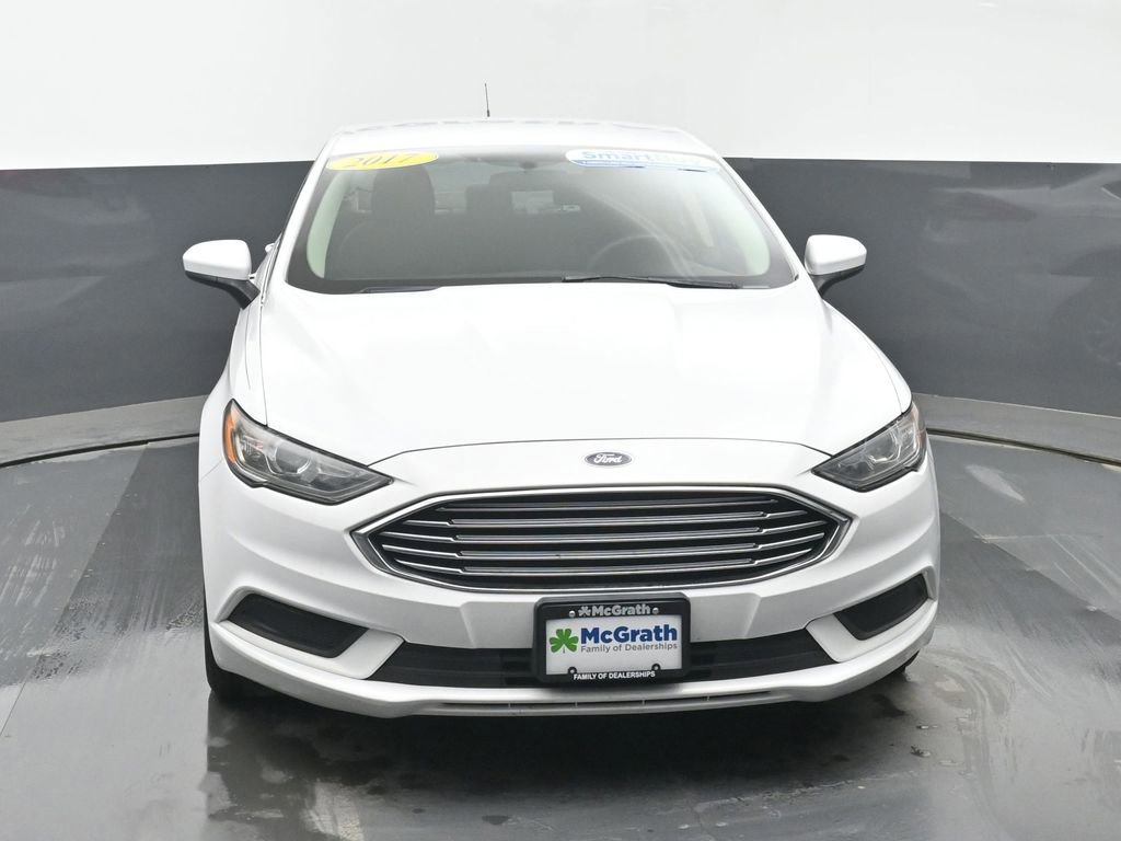 Used 2017 Ford Fusion SE w/ Fusion SE Technology Package image 4