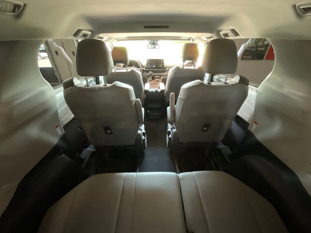 Used 2021 Toyota Sienna XLE w/ XLE Plus Package image 25