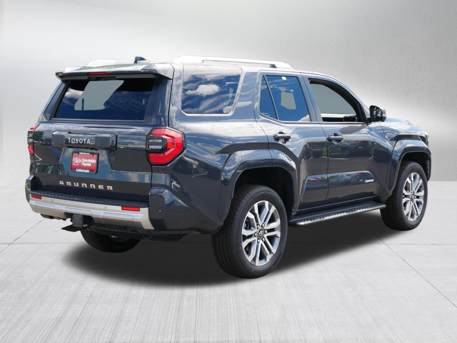 Used 2025 Toyota 4Runner Limited AWD/4WD image 7