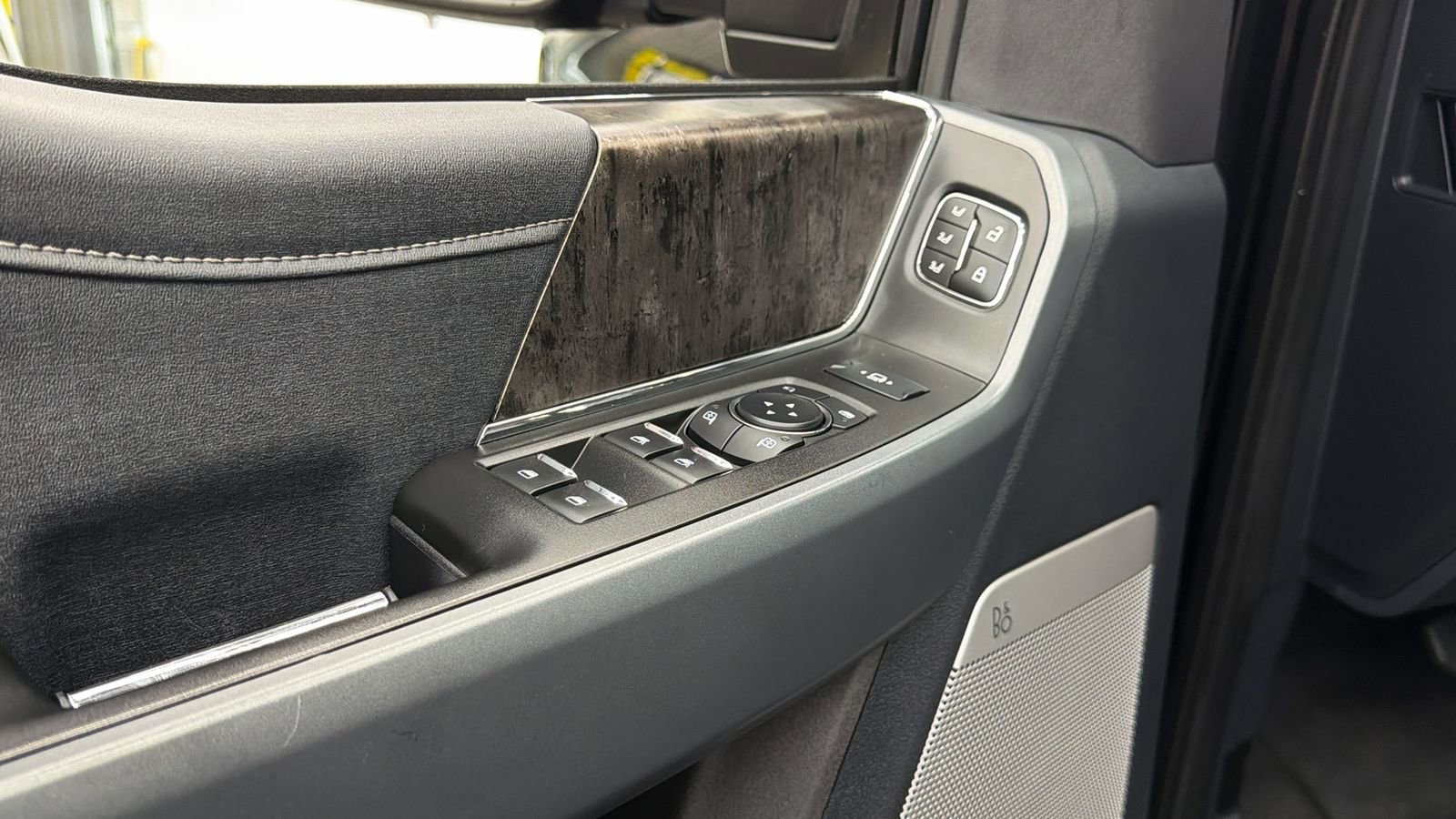 Used 2024 Ford F250 Lariat w/ Lariat Ultimate Package image 23