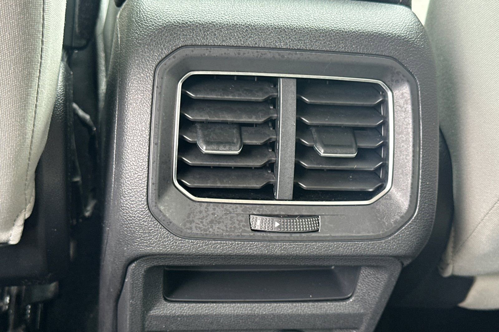 Used 2018 Volkswagen Tiguan S FWD image 15