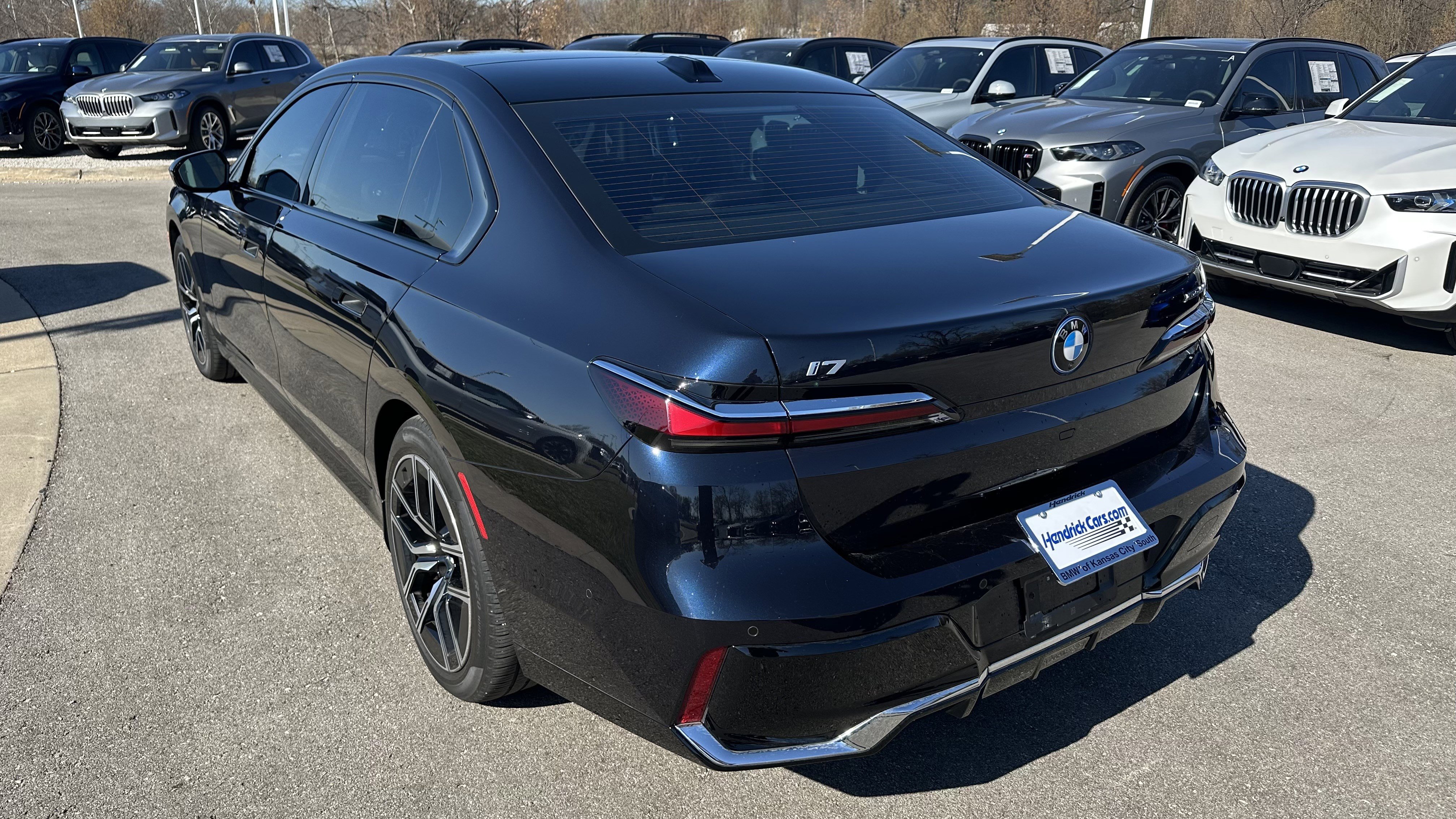 Used 2024 BMW i7 xDrive60 image 8