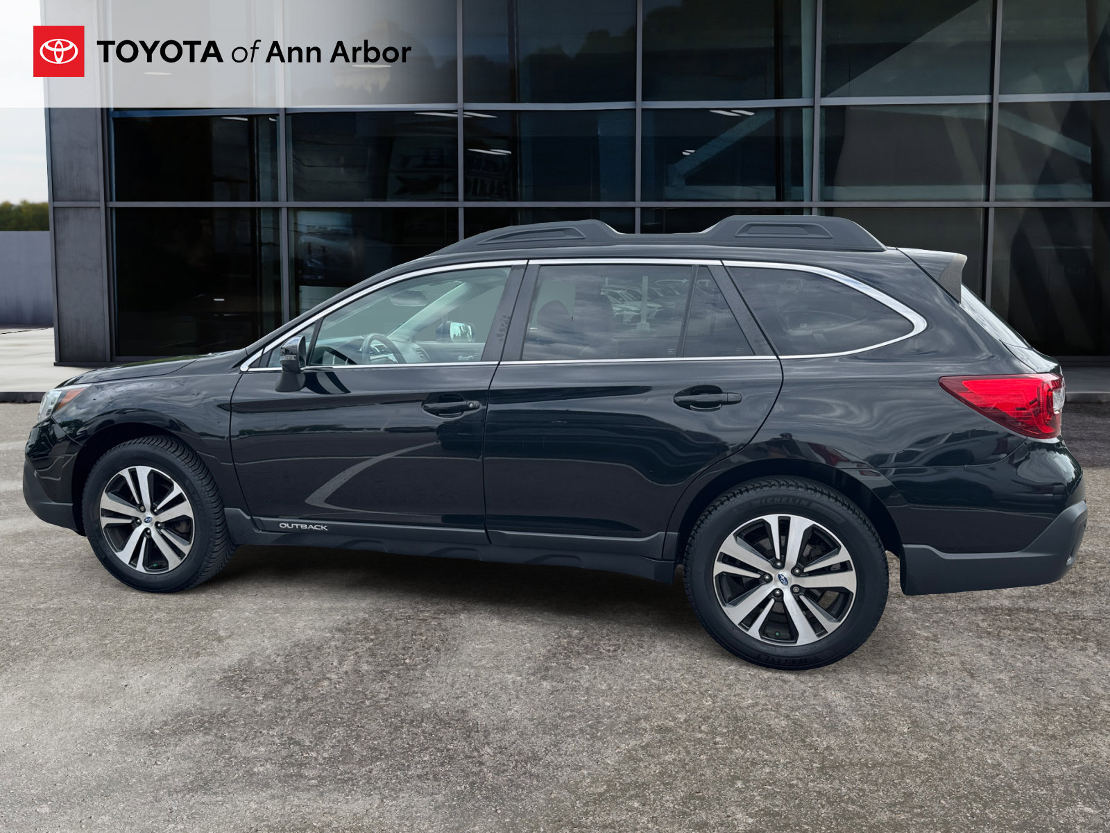 Used 2019 Subaru Outback 2.5i Limited AWD/4WD image 10