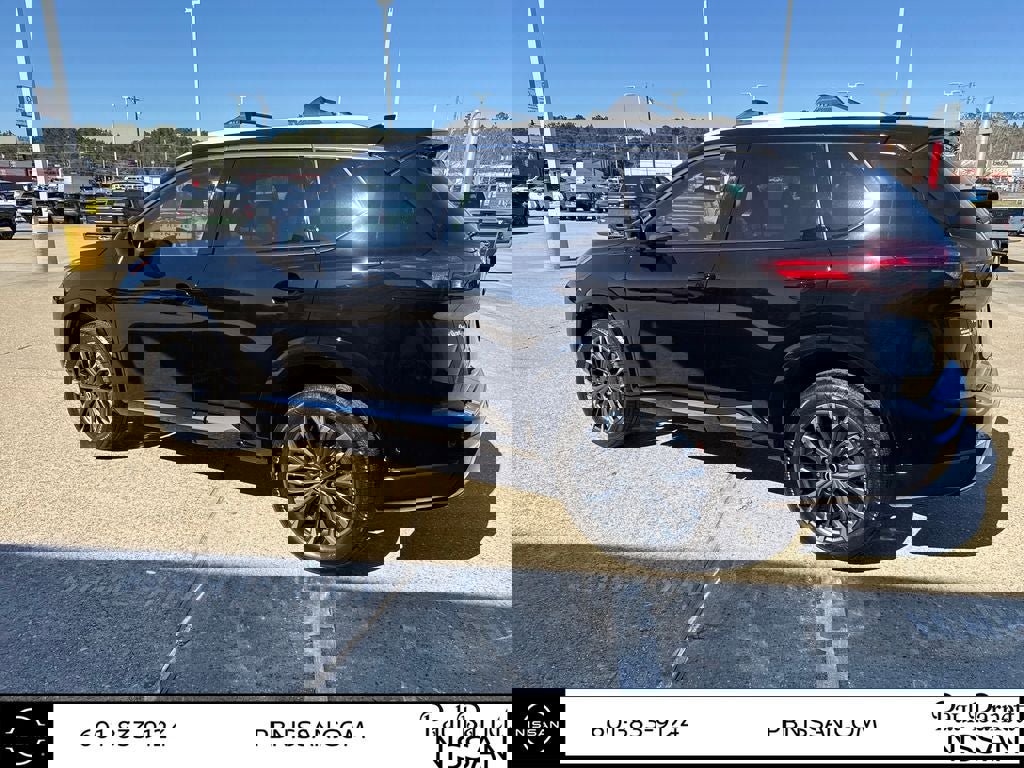 New 2026 Nissan Rogue Platinum image 8