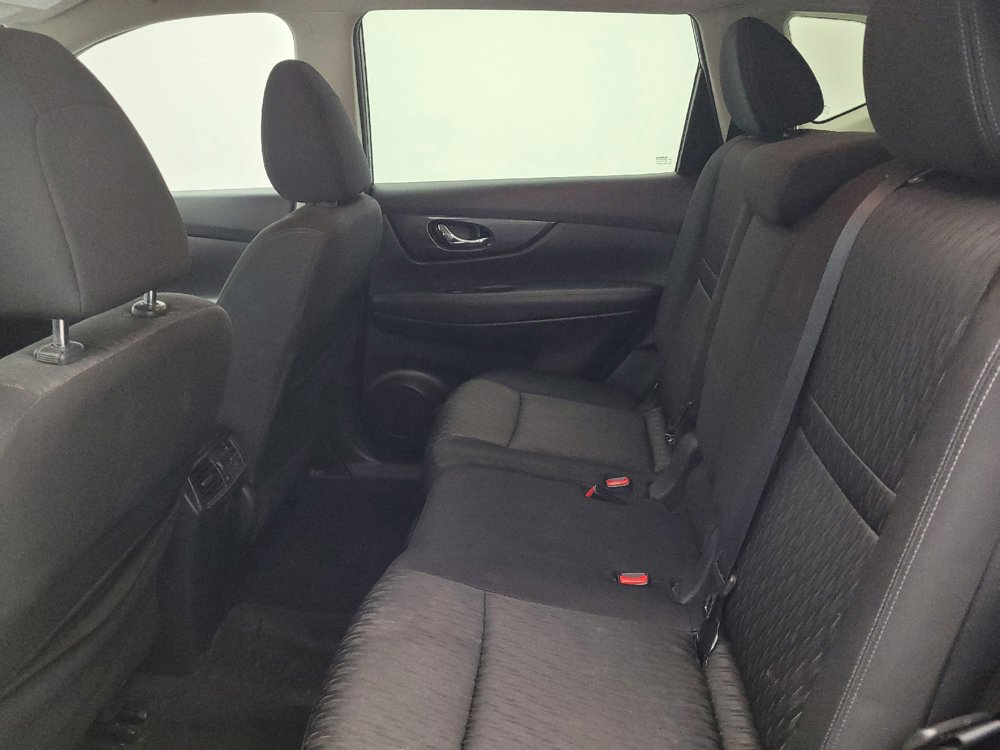 Used 2017 Nissan Rogue SV w/ SV Premium Package FWD image 18