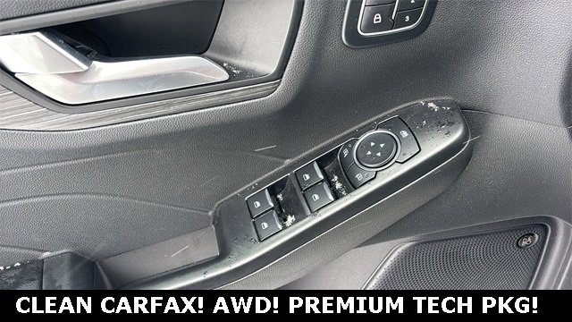 Used 2024 Ford Escape Platinum w/ Premium Technology Package image 8