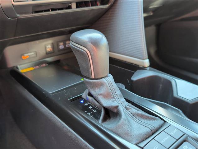 Used 2025 Toyota Camry SE FWD image 15