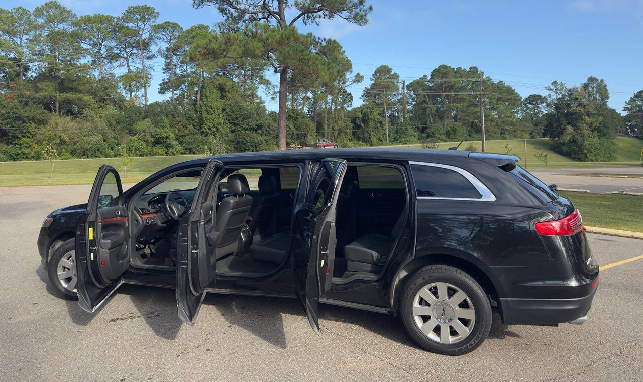 Used 2014 Lincoln MKT AWD image 9