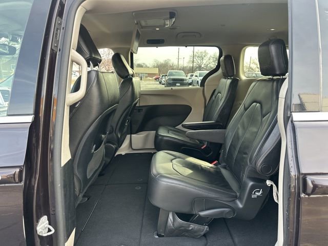 Certified 2017 Chrysler Pacifica Touring-L image 27