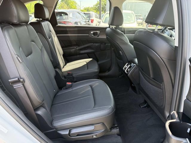 Used 2024 Kia Sorento SX AWD/4WD image 11