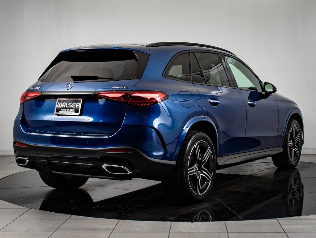 Used 2024 Mercedes-Benz GLC 300 4MATIC w/ AMG Line image 10
