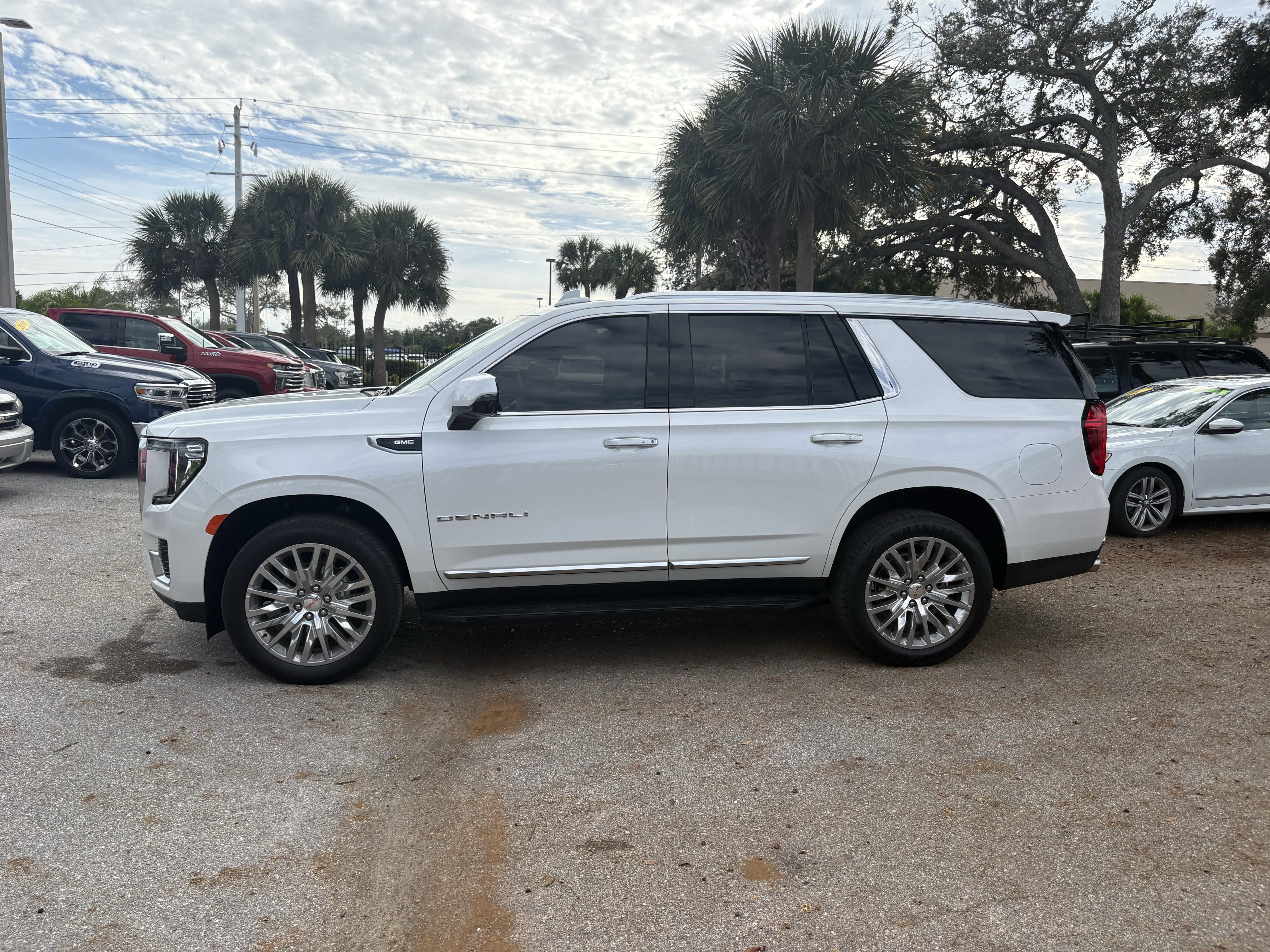 Used 2024 GMC Yukon Denali image 4