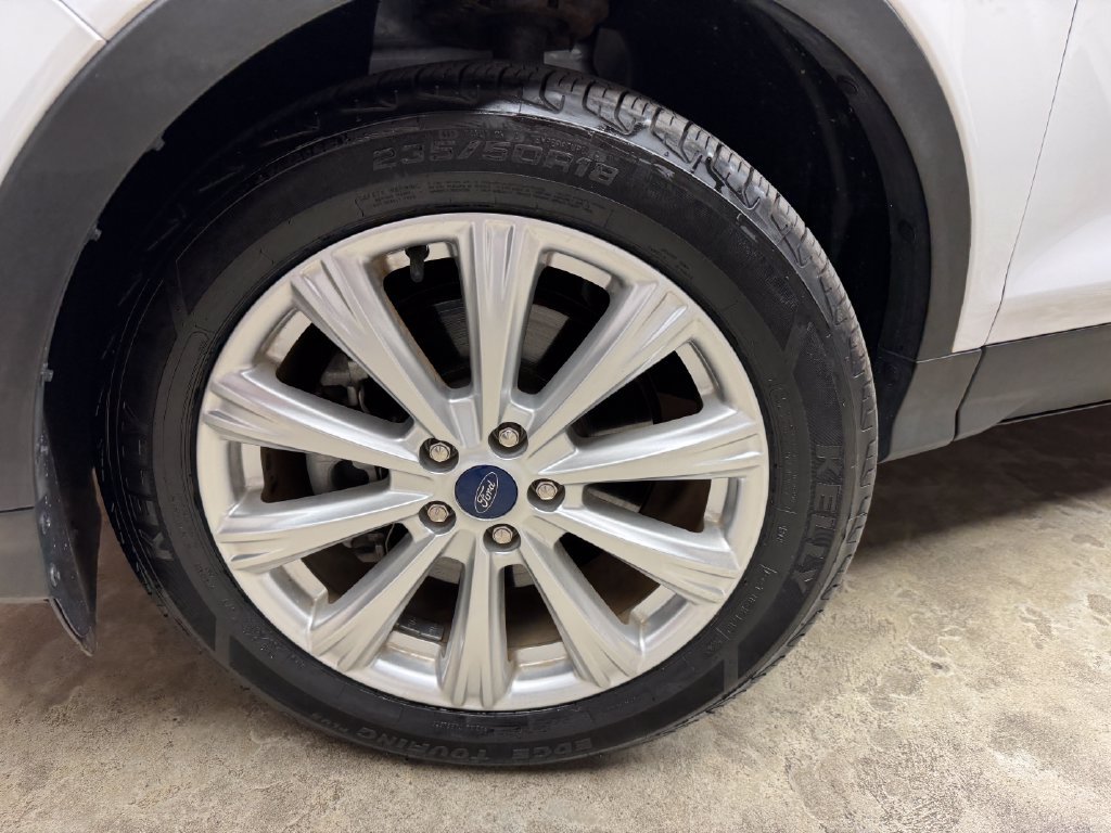 Certified 2019 Ford Escape SEL AWD/4WD image 28