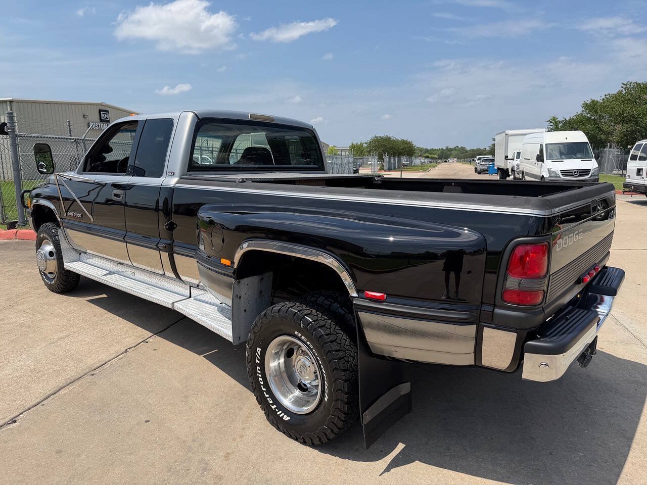 Used 1998 Dodge Ram 3500 Truck 4x4 Quad Cab image 32
