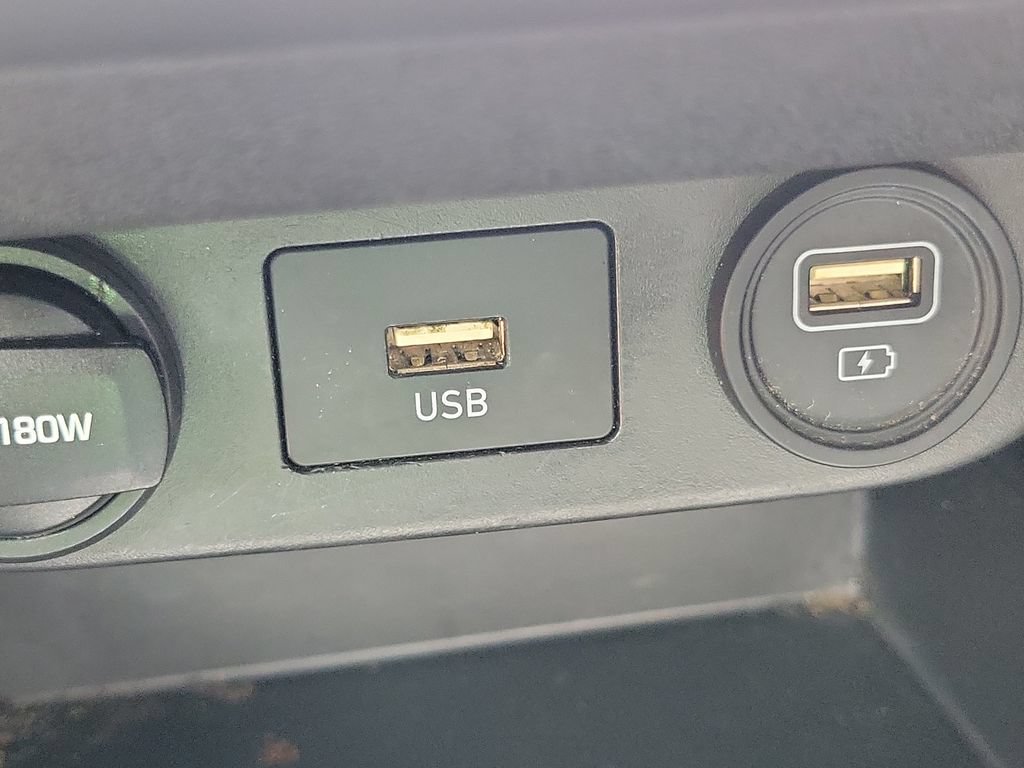 Used 2023 Hyundai Elantra SEL FWD image 33