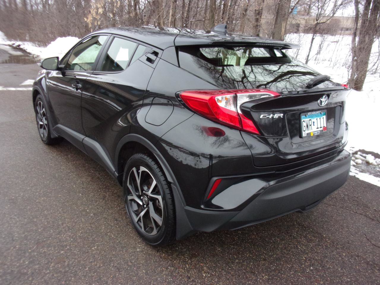 Used 2021 Toyota C-HR XLE image 3