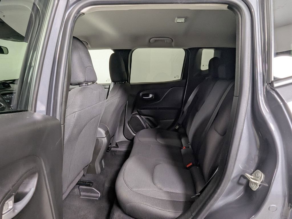 Used 2023 Jeep Renegade Latitude image 26