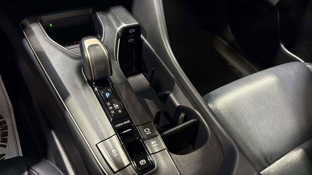 Used 2023 Toyota Crown AWD/4WD image 30