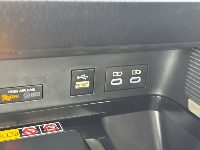 Used 2025 Toyota Camry SE image 25