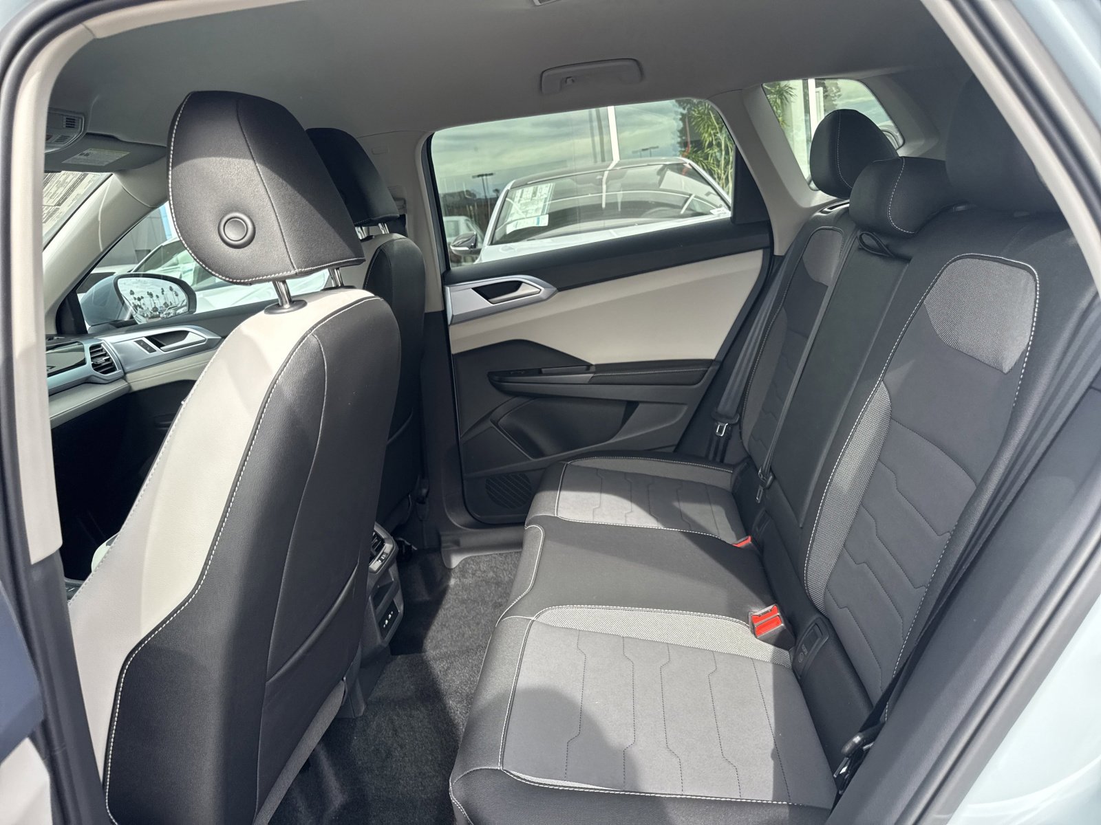 New 2026 Volkswagen Taos SE image 15