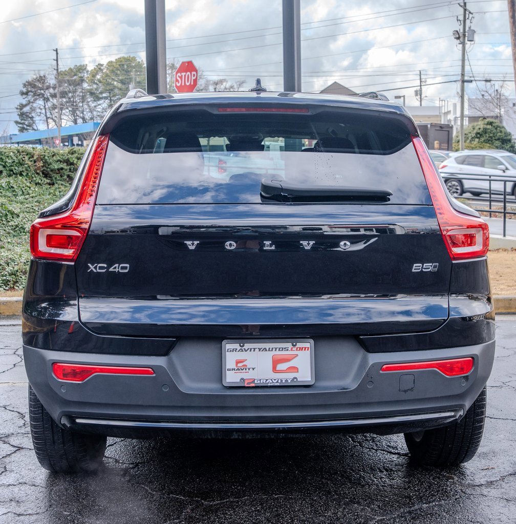 Used 2025 Volvo XC40 B5 Plus image 24