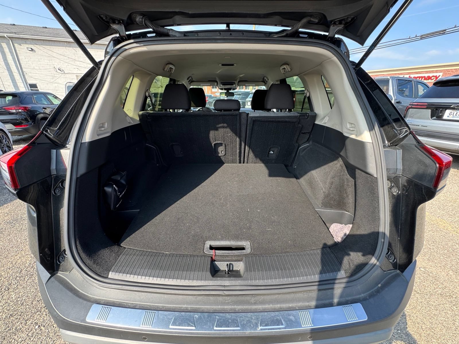 Used 2023 Nissan Rogue SV AWD/4WD image 27