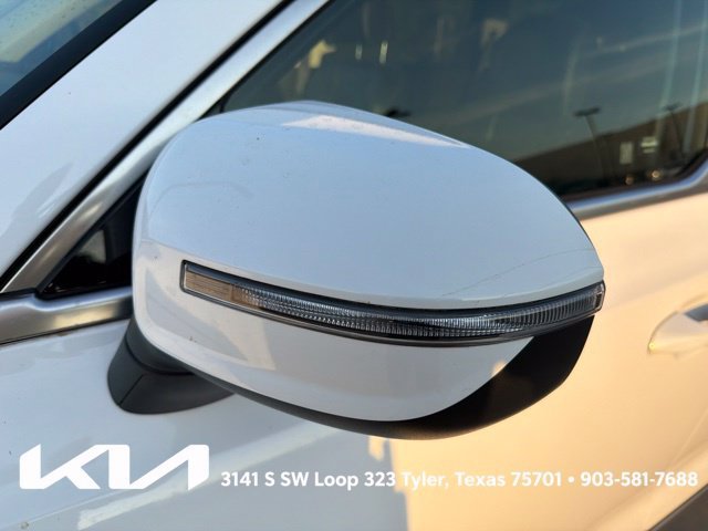 Used 2024 Kia Telluride LX FWD image 5