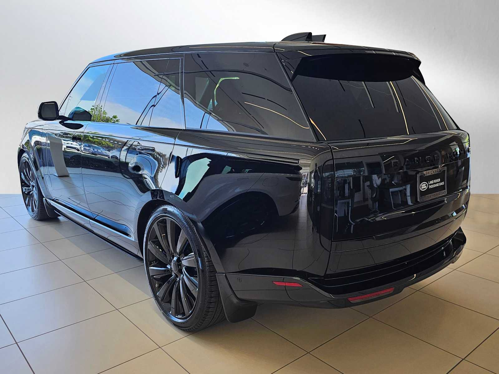 New 2026 Land Rover Range Rover Long Wheel Base SV AWD/4WD image 3