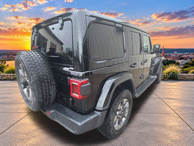 Used 2019 Jeep Wrangler Unlimited Sahara w/ Uconnect 4C Nav & Sound Group AWD/4WD image 4