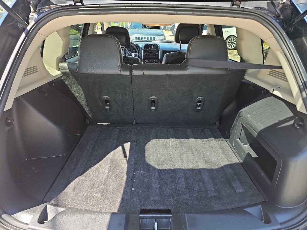 Used 2015 Jeep Compass Latitude image 13