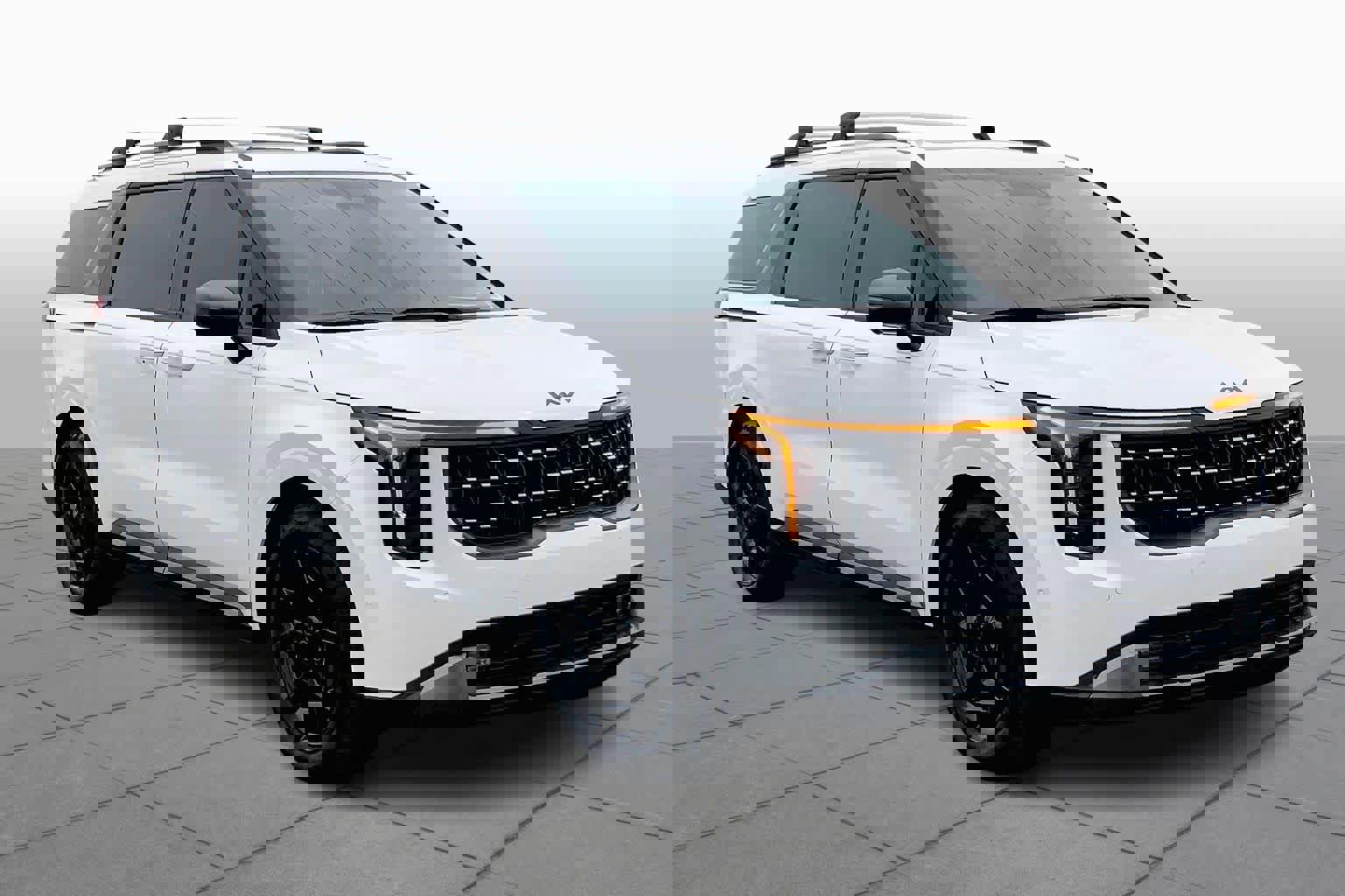 Used 2026 Kia Carnival SX w/ SX Dark Edition Package image 3