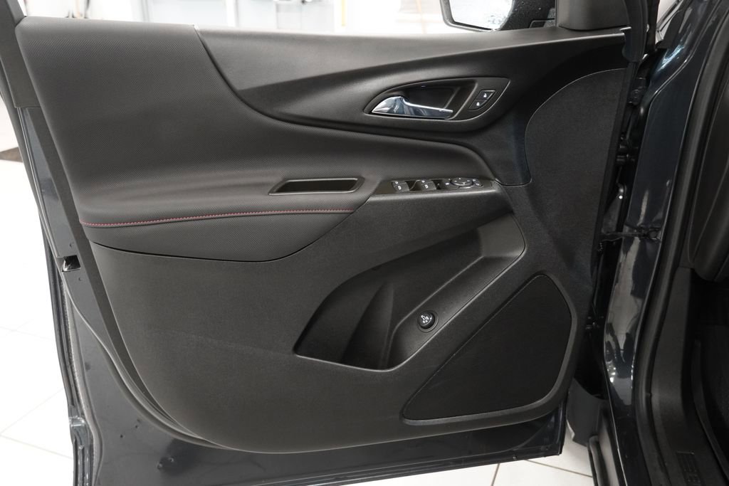 Used 2022 Chevrolet Equinox RS w/ LPO, Floor Liner Package AWD/4WD image 18