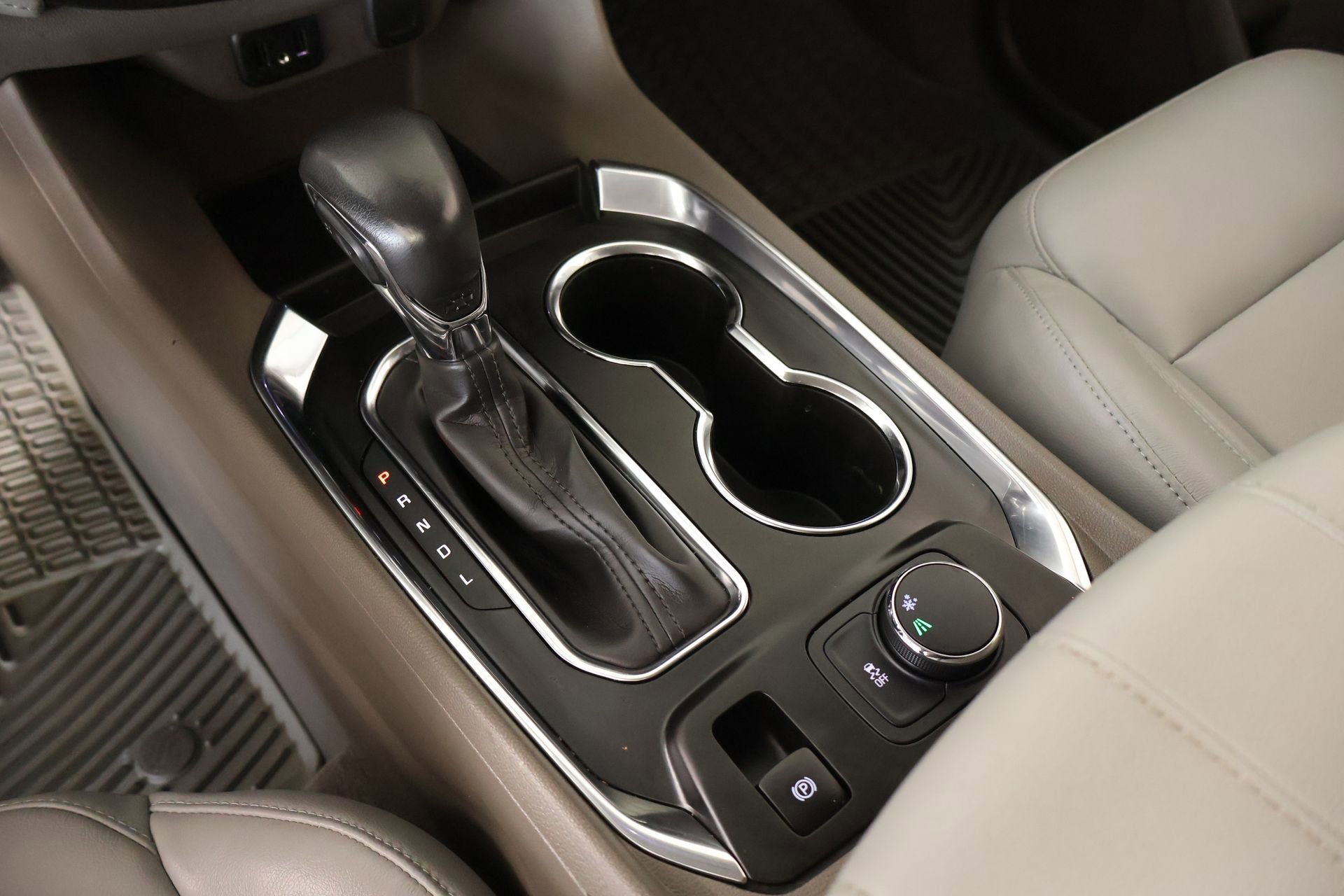 Used 2021 Chevrolet Traverse LT w/ LPO, Cargo Package image 8