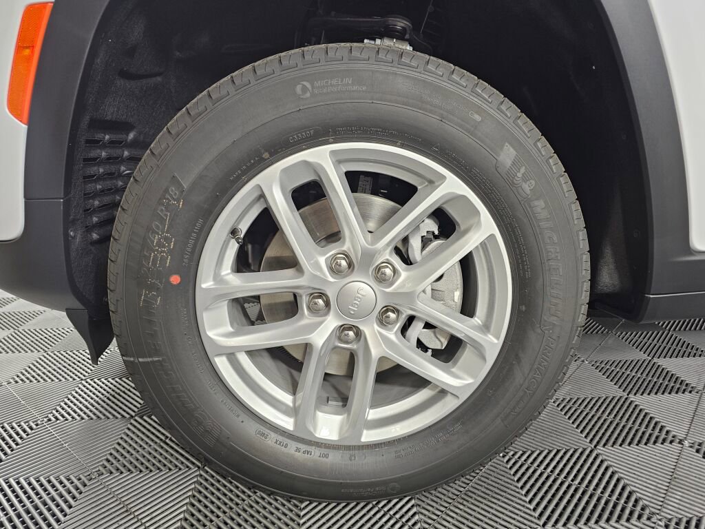 New 2025 Jeep Grand Cherokee Laredo X w/ Trailer Tow Package image 10