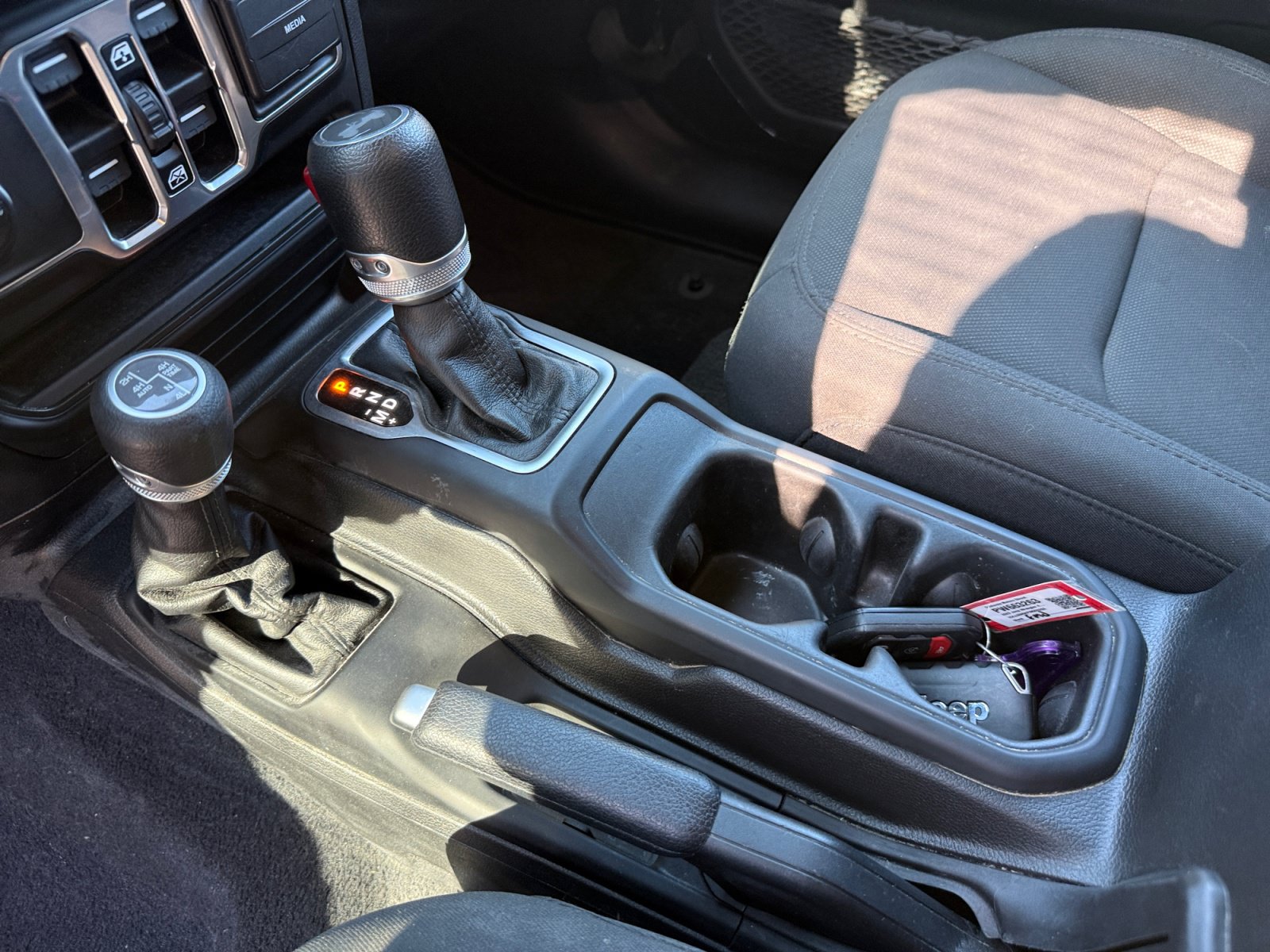 Used 2023 Jeep Wrangler Unlimited w/ 8.4" Radio Group AWD/4WD image 13