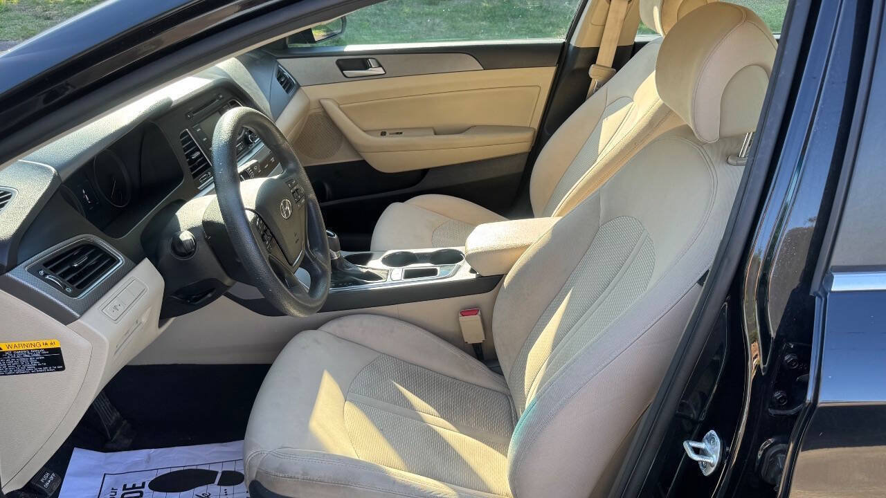 Used 2015 Hyundai Sonata SE w/ Option Group 09 FWD image 14