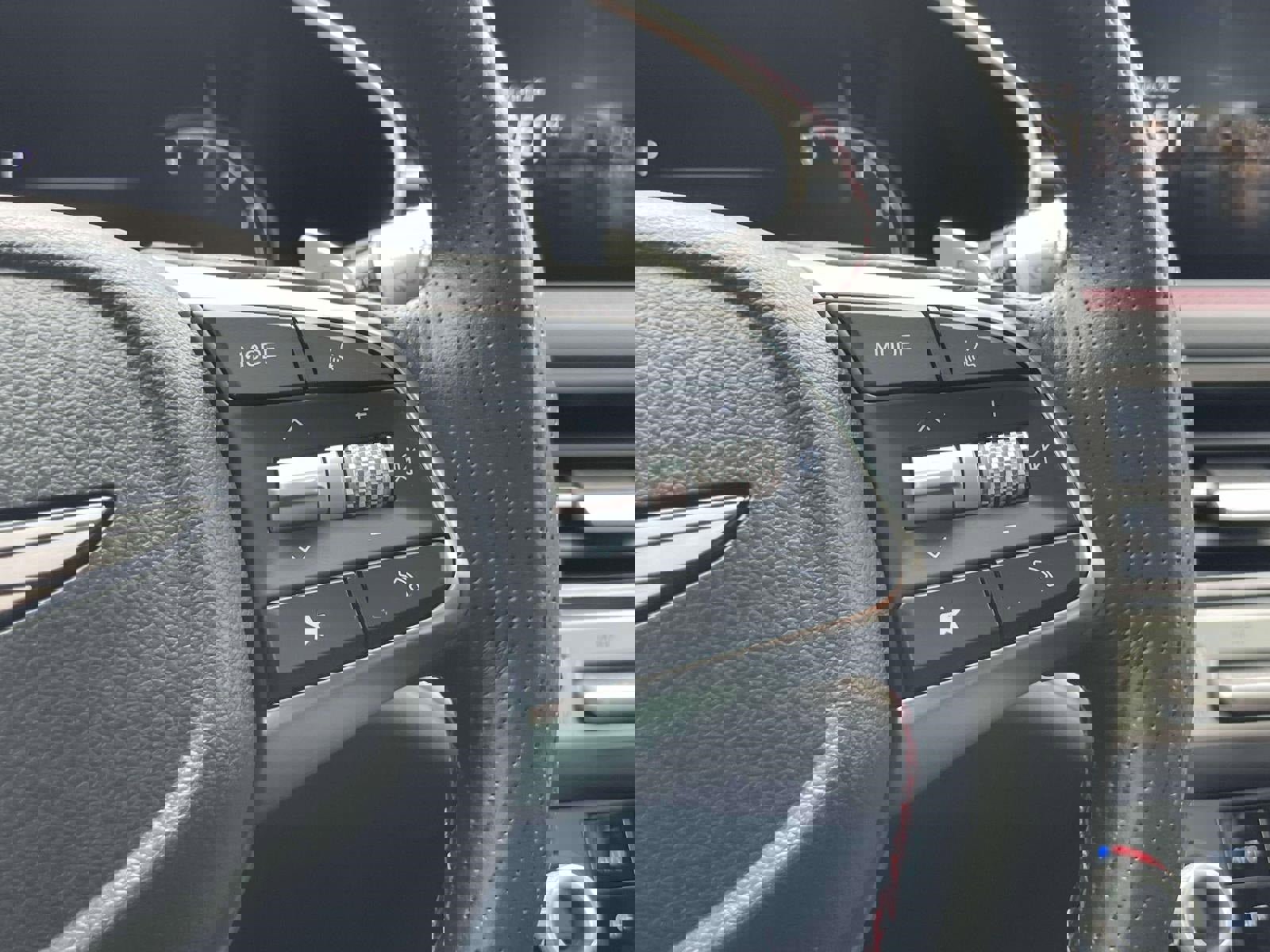 Used 2024 Genesis G70 3.3T Advanced image 23