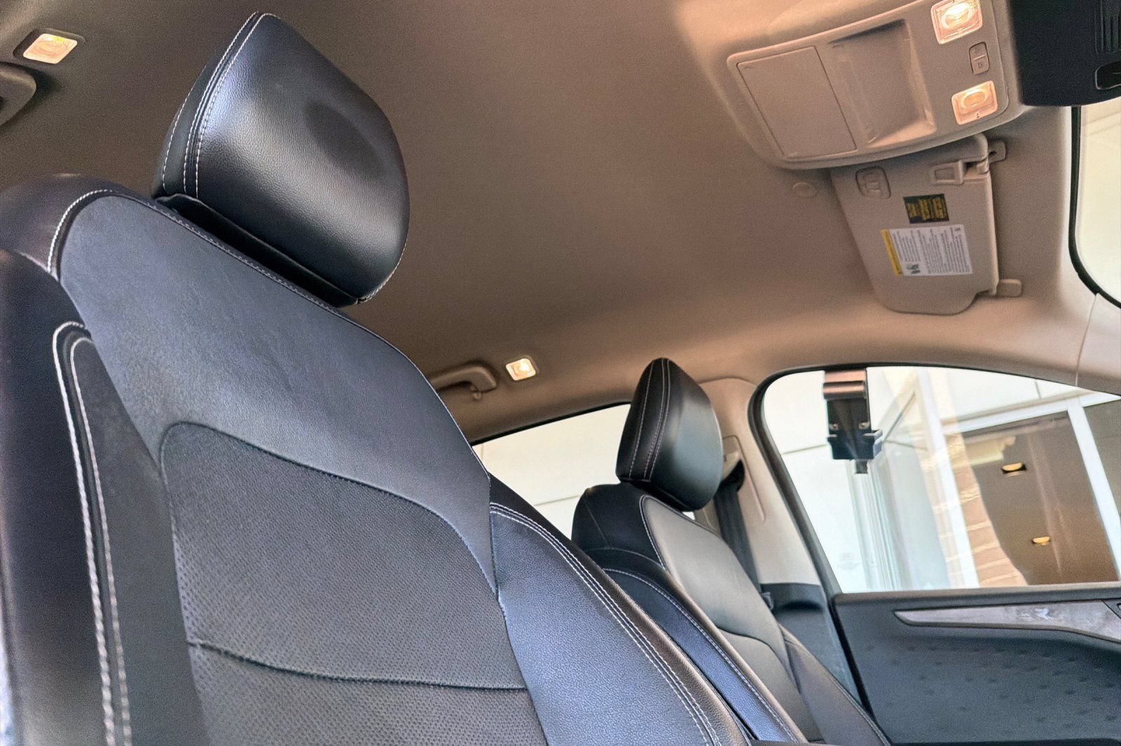 Used 2020 Ford Escape Titanium AWD/4WD image 16