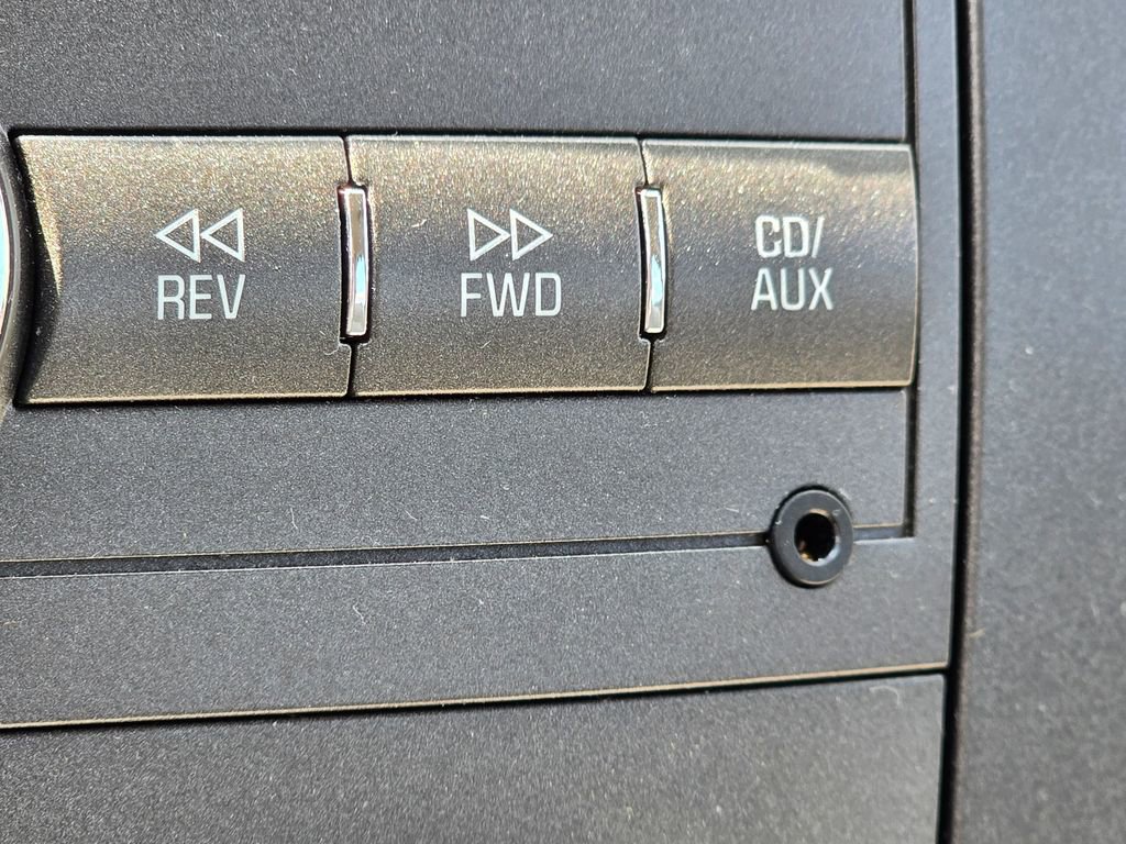 Used 2010 Buick Lucerne CXL image 21