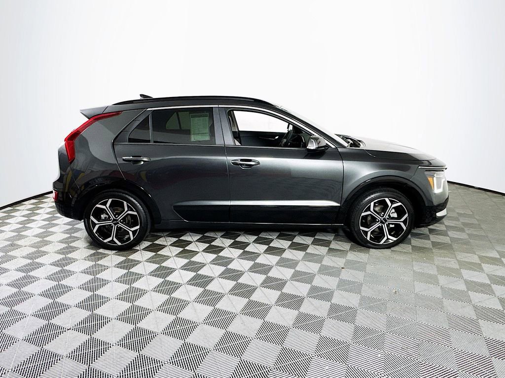 Used 2025 Kia Niro SX Touring FWD image 8
