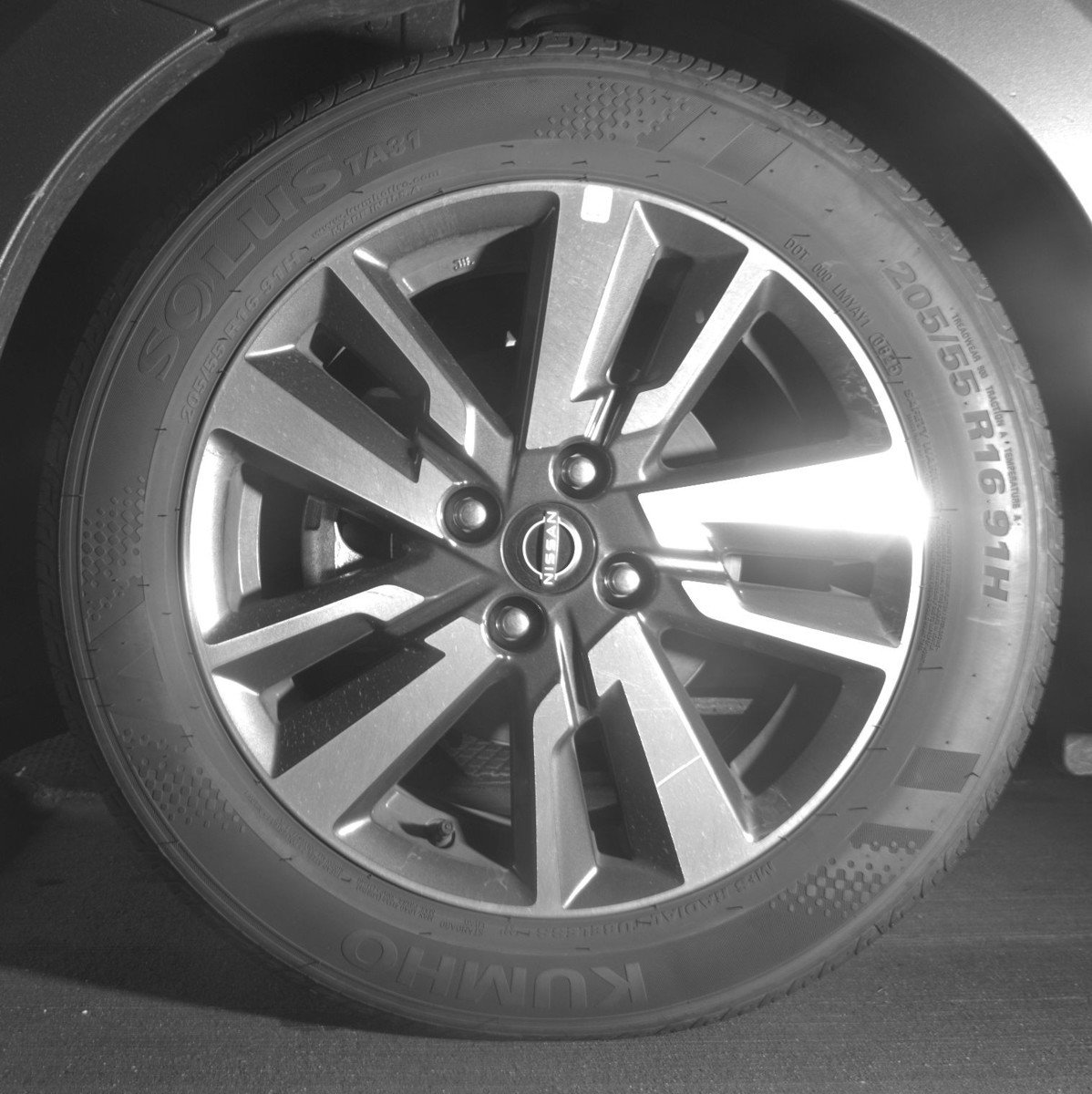 Used 2025 Nissan Versa SV FWD image 12