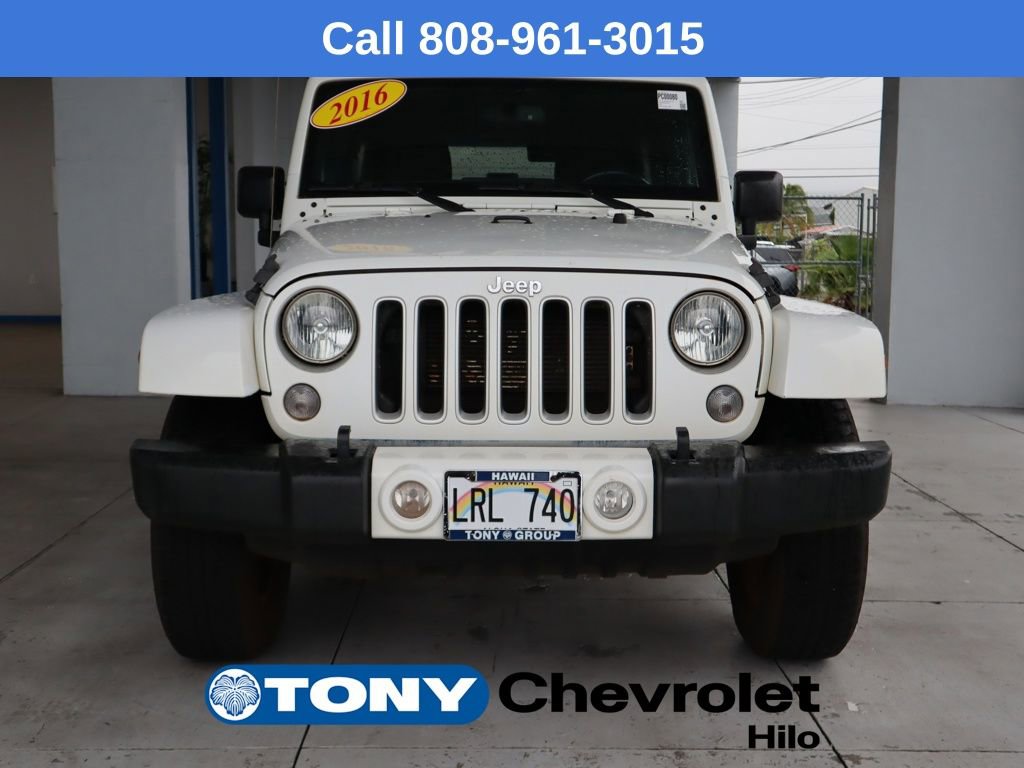 Used 2016 Jeep Wrangler Unlimited Sahara w/ Connectivity Group AWD/4WD image 8