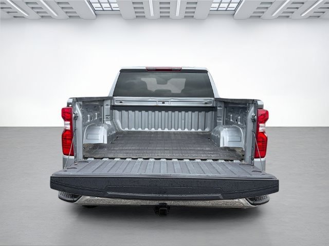 Used 2024 Chevrolet Silverado 1500 LT AWD/4WD image 6