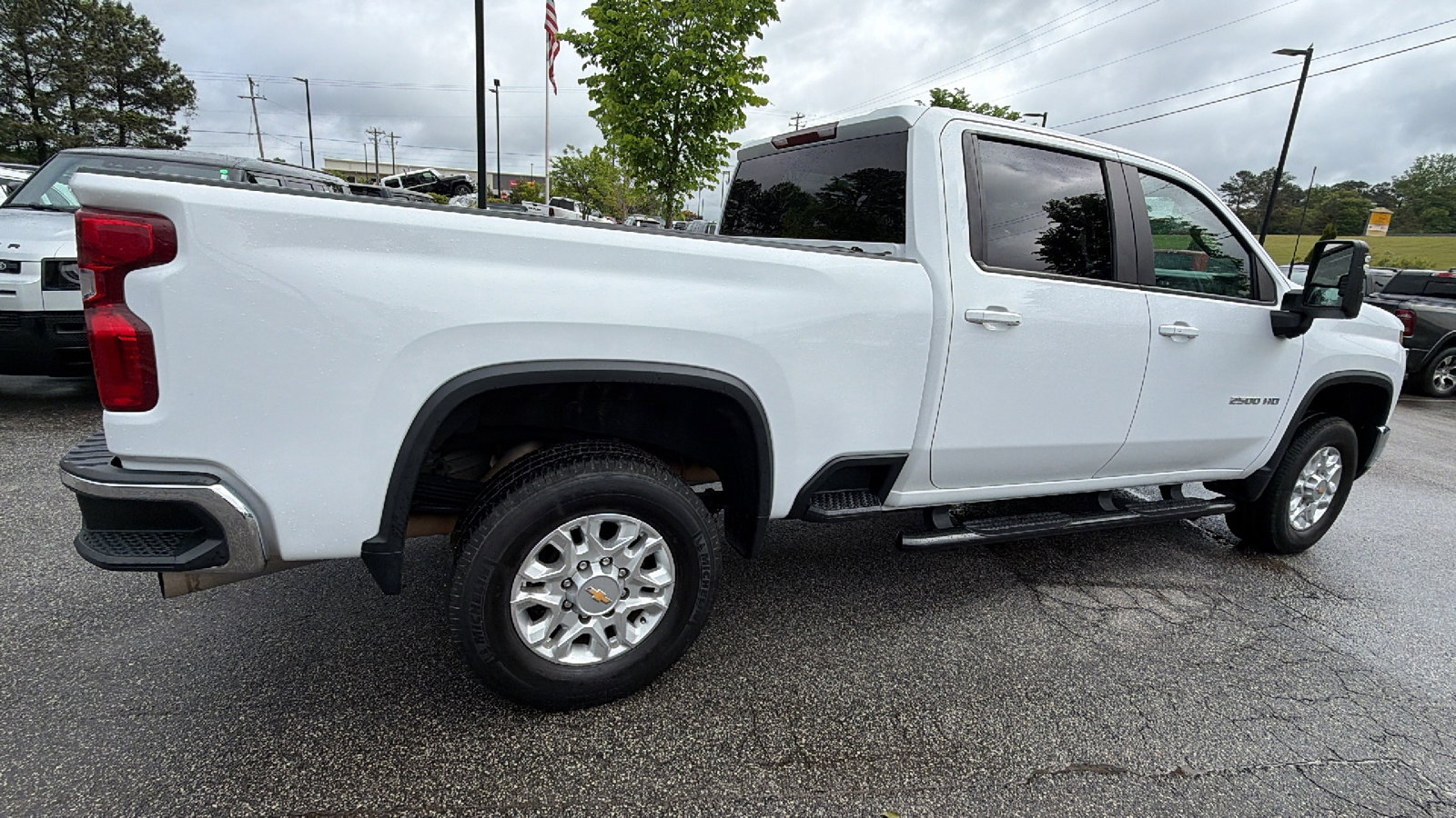 Used 2024 Chevrolet Silverado 2500 LT AWD/4WD image 8