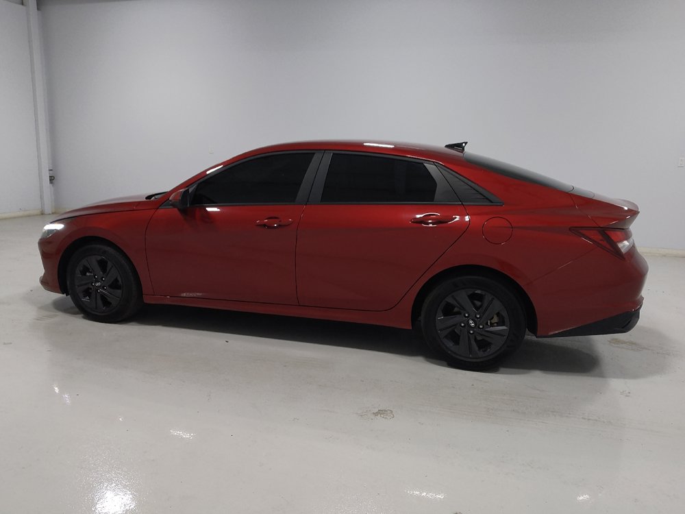 Used 2023 Hyundai Elantra SEL w/ Cargo Package FWD image 3