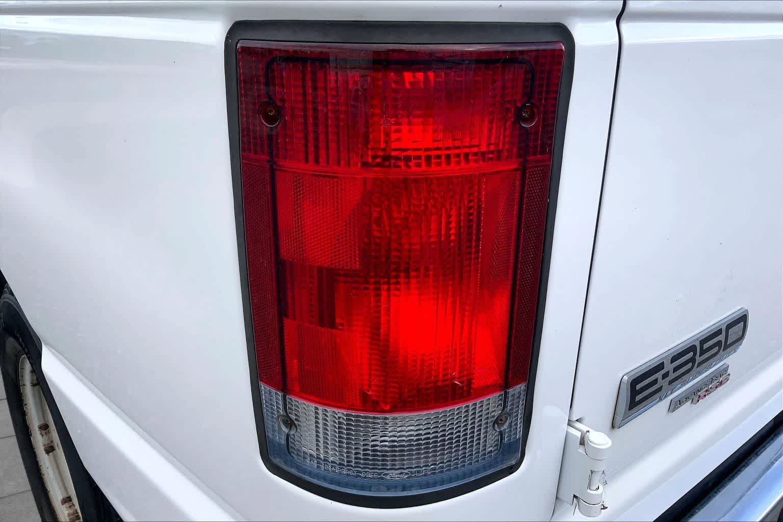 Used 2014 Ford E-350 and Econoline 350 XLT RWD image 27